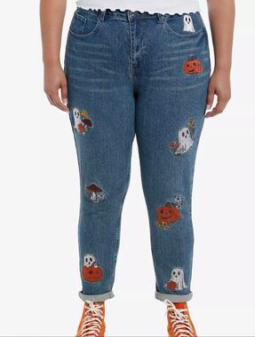 Hot Topic Thorn & Fable Autumn Ghost Embroidered Mom Jeans Plus Size 18/2X Nwt